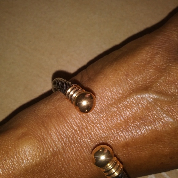 💛FINAL SALE!!💛 Stainless Steel Bangles - Picture 7 of 8